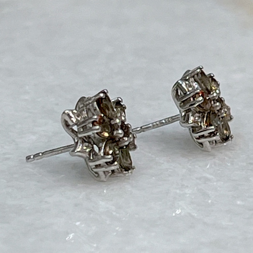 Jenipapo Andalusite Zircon Floral Stud Earrings - Picture 4 of 11